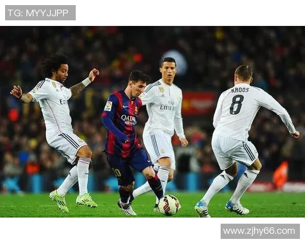 深入解析足球明星球员形象与风格的视觉表现与影响力 深入解析足球明星球员形象与风格的视觉表现与影响力